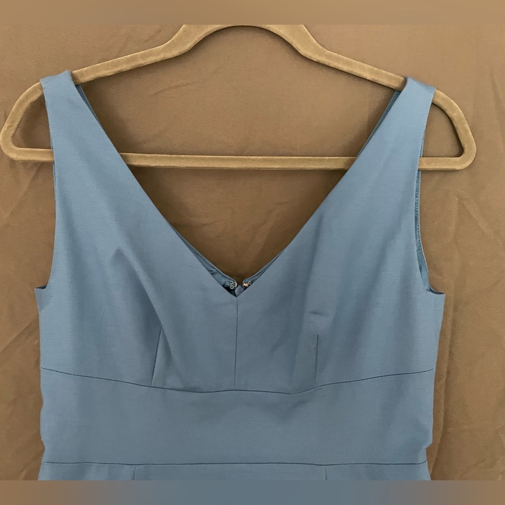 Tahari Blue sheath dress sleeveless and V neck neckline - Size 4 - New With Tags - Picture 3 of 7